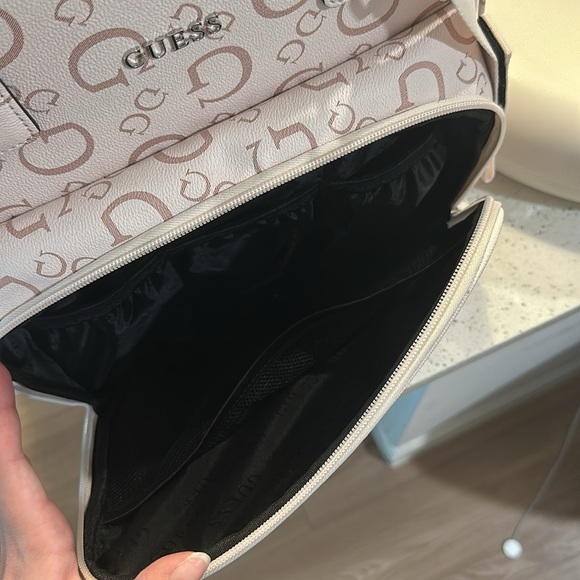 COPY - Guess Diaper Bag - Picture 4 of 4